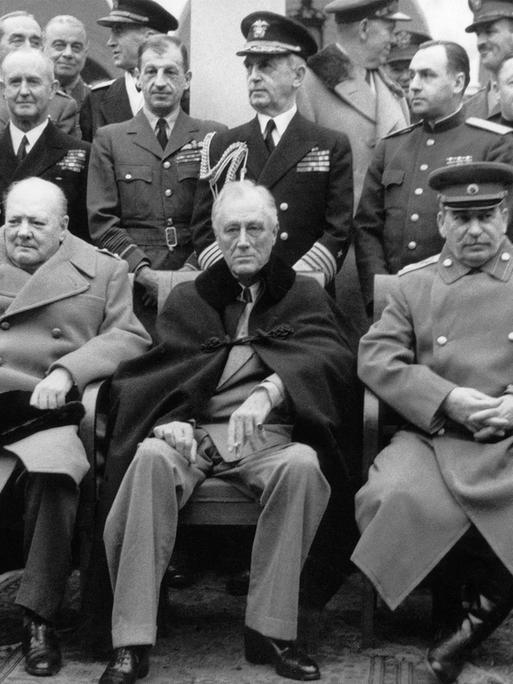 Churchill, Roosevelt und Stalin bei der Konferenz von Jalta, 1945