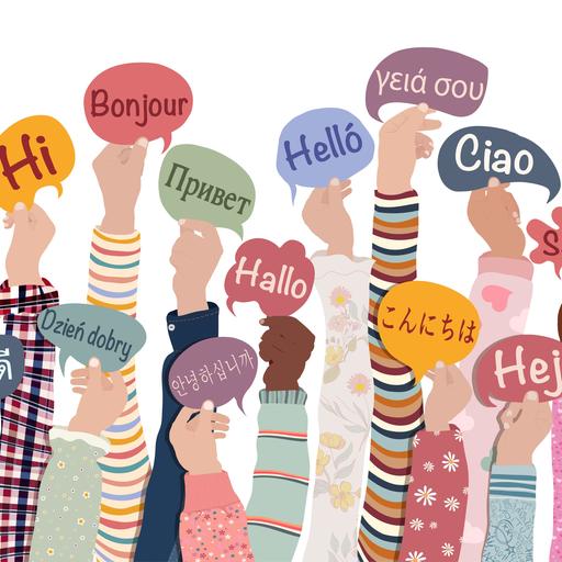 Viele erhobene Hände von vielfältigen und multikulturellen Kindern und Jugendlichen, die Sprechblasen mit dem Text - Hallo - in verschiedenen internationalen Sprachen hochhalten. 