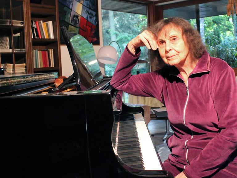 Die aus Russland stammende Komponistin Sofia Gubaidulina am 08.10.2016 in ihrem Wohnhaus in Appen (Schleswig-Holstein) bei Hamburg